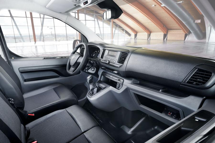 Интерьер Toyota ProAce Van Compact 2016 года  (фото 28 из 35)